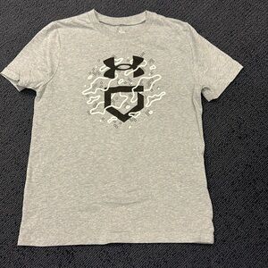 Boys under armor baseball T-Shirt, Size small